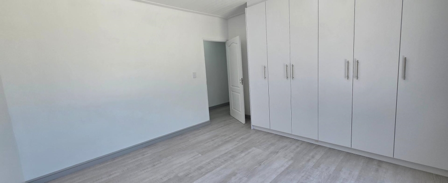 5 Bedroom Property for Sale in Kleinbaai Western Cape